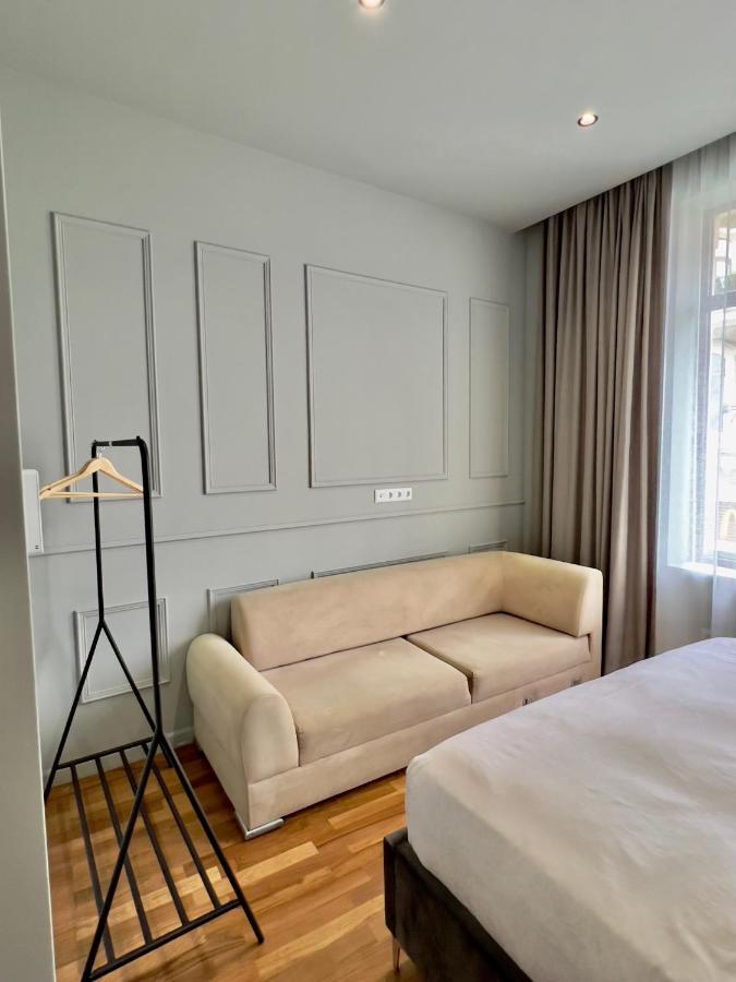 באטומי Kinotel מראה חיצוני תמונה