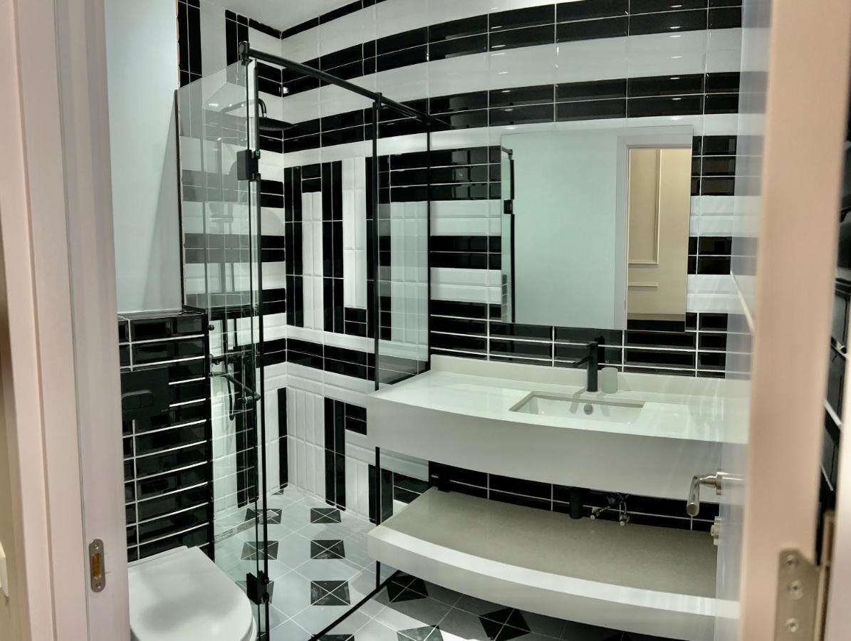 באטומי Kinotel מראה חיצוני תמונה