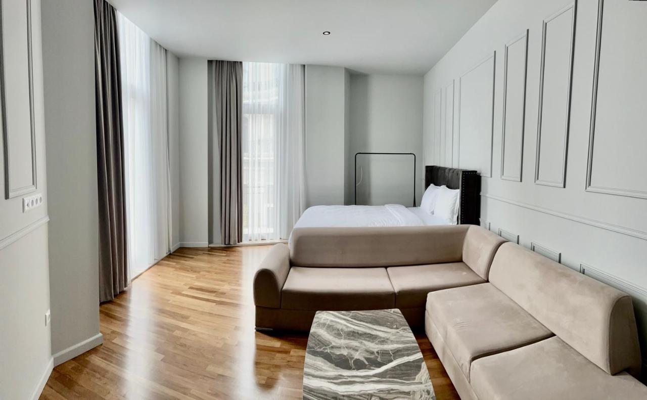 באטומי Kinotel מראה חיצוני תמונה
